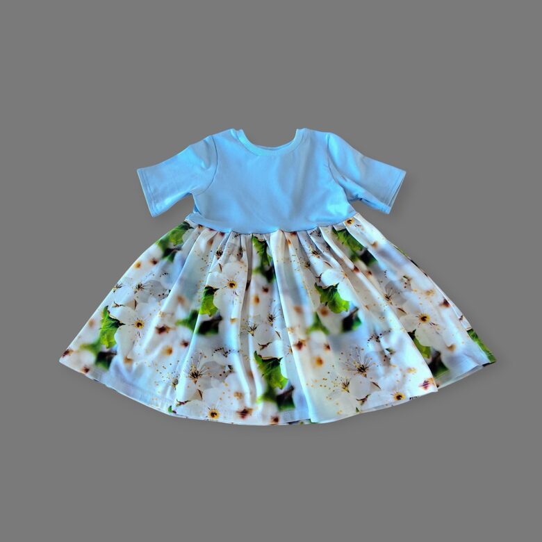 Kleita  "Ābeļziedi" 